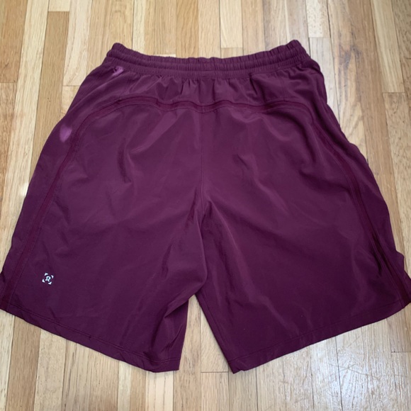 Men’s lululemon shorts - Picture 2 of 2